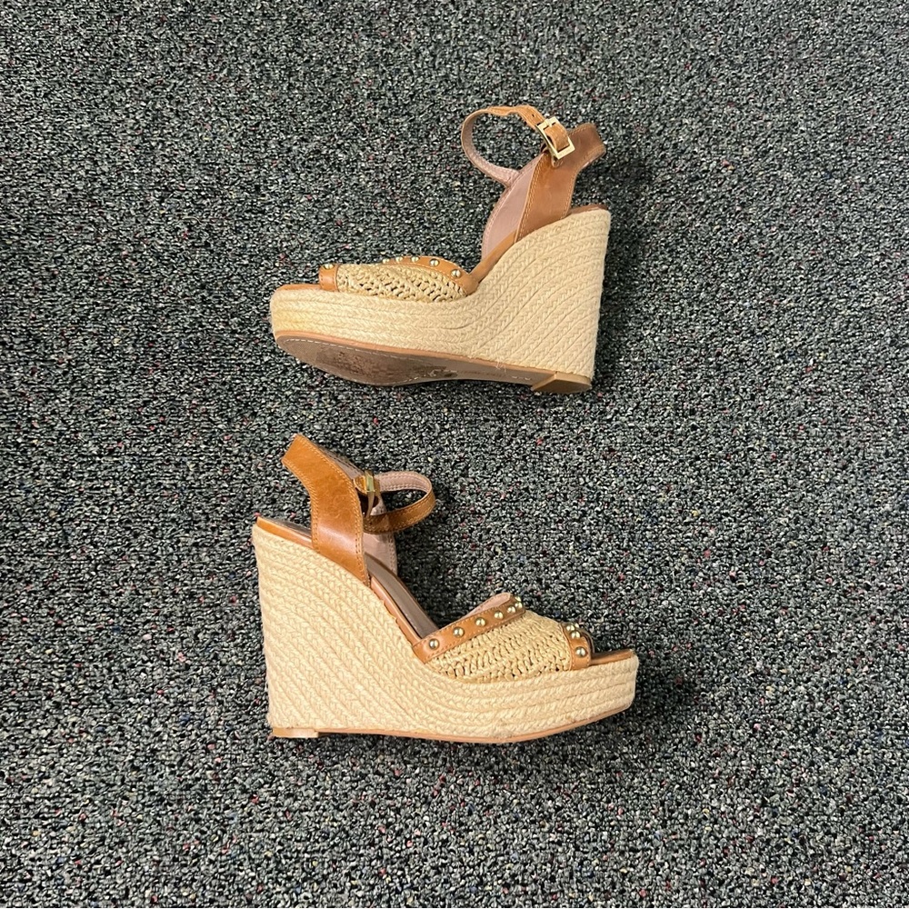 VINCE CAMUTO Neutral Brown & Cream Straw Open-Toe Stud Espadrilles Wedges Shoes - Picture 2 of 16